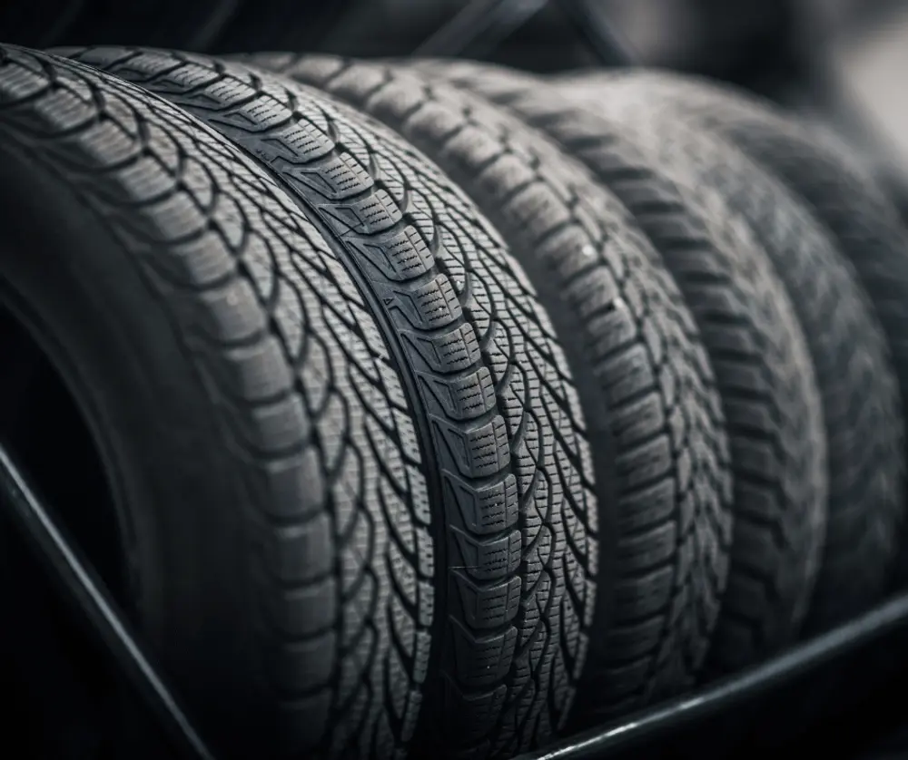 Co ile sezonów należy kupować nowe opony zimowe i letnie?